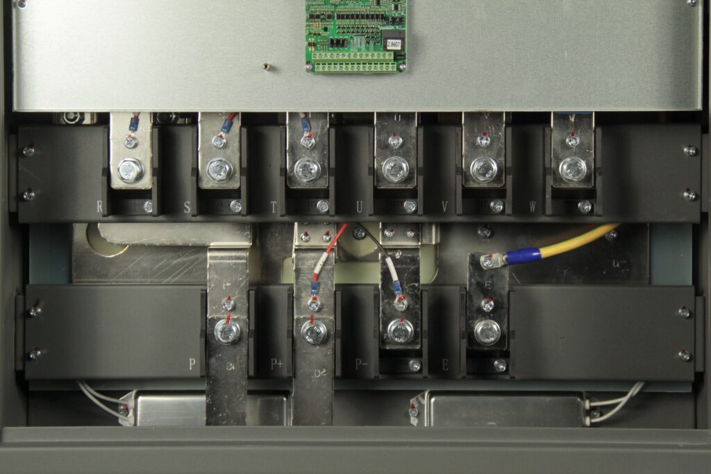 Частотный преобразователь ESQ-760-4T3550G/4000P 355/400кВт, 380В