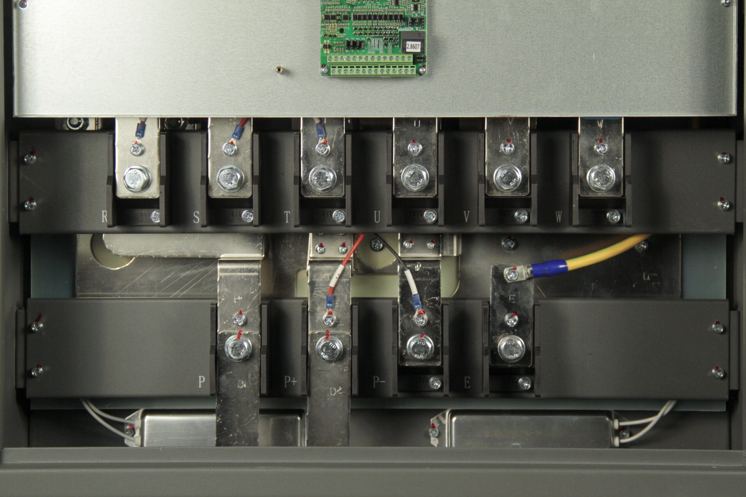 Частотный преобразователь ESQ7604T3550G4000P 355400кВт 380В Абсолют